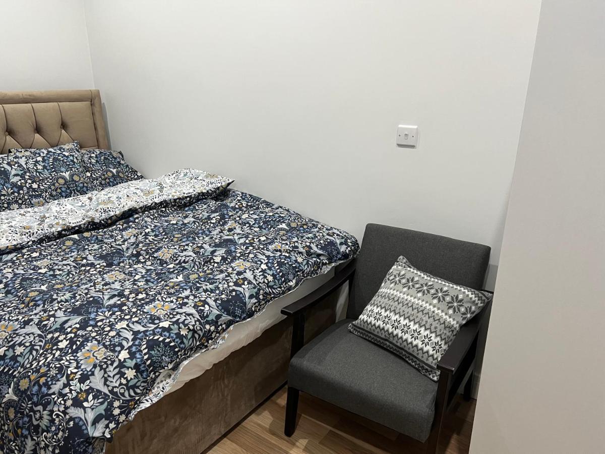 Jj Serviced Apartment - Close To Tube Station & Near Central London & Wembley Northolt  Exterior foto
