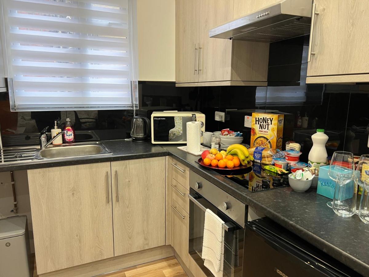 Jj Serviced Apartment - Close To Tube Station & Near Central London & Wembley Northolt  Exterior foto